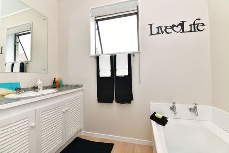 Photo of property in 2/438 Hibiscus Coast Highway, Orewa, 0931