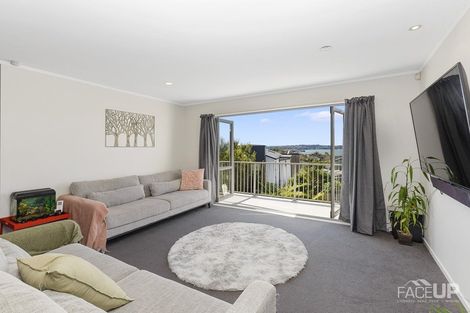 Photo of property in 2/143a Wiseley Road, West Harbour, Auckland, 0618