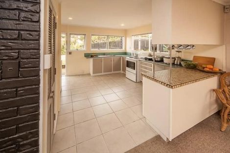 Photo of property in 2/8 Wickstead Place, Massey, Auckland, 0614