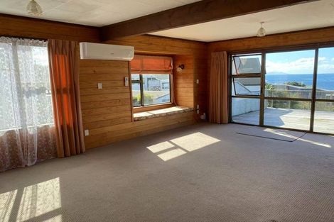 Photo of property in 21 Melandra Road, Stanmore Bay, Whangaparaoa, 0932