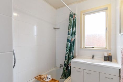 Photo of property in 160 Old Farm Road, Hamilton East, Hamilton, 3216