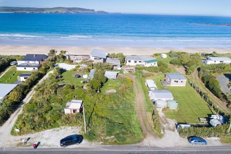 Photo of property in 523 Waikawa-curio Bay Road, Curio Bay, Tokanui, 9884