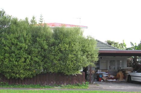 Photo of property in 1/103 Bruce Mclaren Road, Henderson, Auckland, 0612
