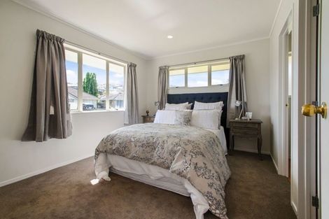 Photo of property in 19 Liddesdale Place, Papakura, 2110