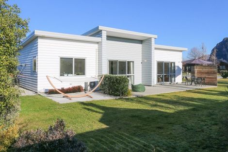 Photo of property in 3 Finch Street, Albert Town, Wanaka, 9305