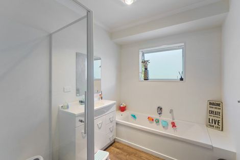 Photo of property in 11 Speranza Avenue, Otaki, 5512