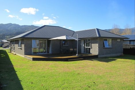 Photo of property in 71 Golden Shore Place, Coromandel, 3506