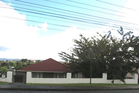 Photo of property in 135 Vodanovich Road, Te Atatu South, Auckland, 0610