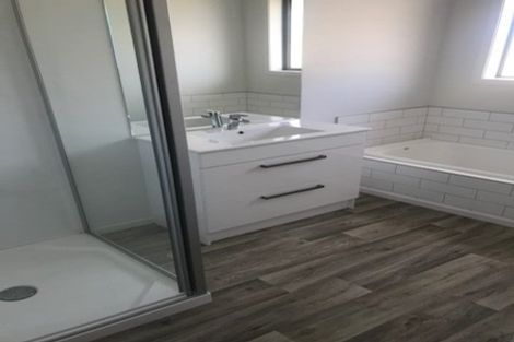 Photo of property in 14 Faber Place, Rototuna North, Hamilton, 3210