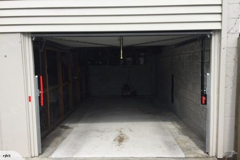 Photo of property in 71 Bretts Road, St Albans, Christchurch, 8052