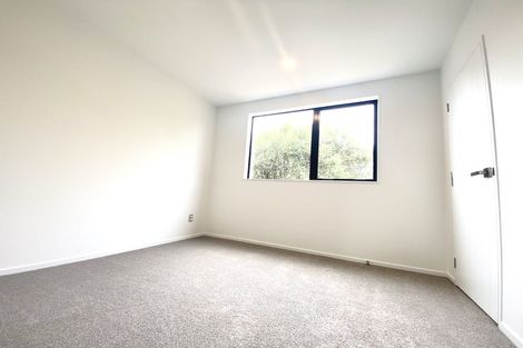Photo of property in 1/20 Peach Road, Glenfield, Auckland, 0629