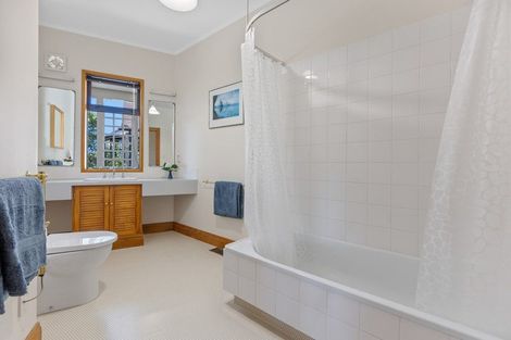 Photo of property in 12a Tamati Place, Merrilands, New Plymouth, 4312