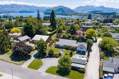 Photo of property in 186 Stone Street, Wanaka, 9305