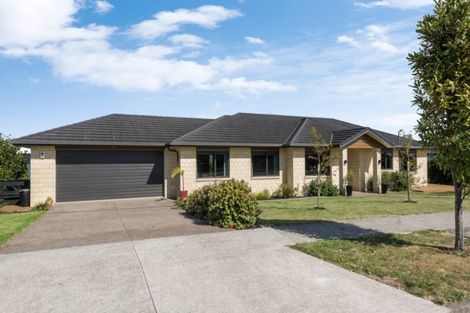 Photo of property in 8 William Andrew Road, Pukekohe, 2120