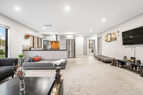 Photo of property in 9 View Road, Mangere, Auckland, 2022