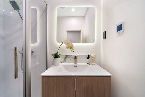 Photo of property in 8/52 Newington Road, Henderson, Auckland, 0612