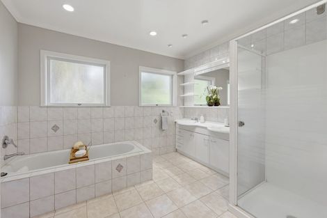 Photo of property in 10 Etherege Place, Howick, Auckland, 2014