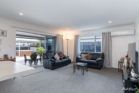 Photo of property in 33 Buddle Road, Wallaceville, Upper Hutt, 5018