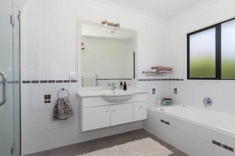 Photo of property in 126 Hamurana Road, Omokoroa, 3114