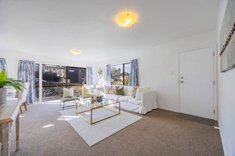 Photo of property in 2/2 Tacitus Place, Totara Vale, Auckland, 0629