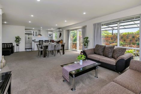 Photo of property in 2 Ocean View Rise, Ruakaka, 0116