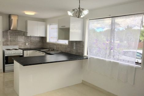 Photo of property in 10 Hamblyn Place, Ranui, Auckland, 0612