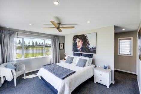 Photo of property in 28 Kaituna Place, Te Awa, Napier, 4110