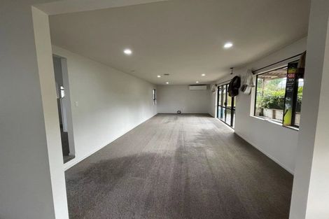 Photo of property in 6 Tokay Place, Huapai, Kumeu, 0810