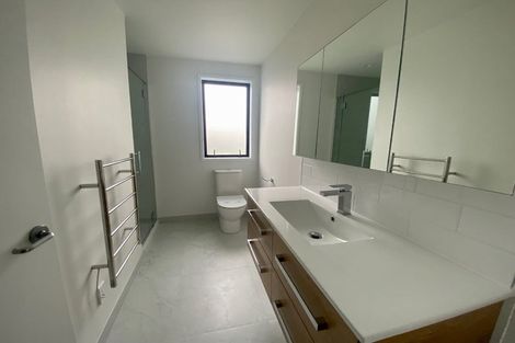 Photo of property in 16 Tuputupu Drive, Kumeu, 0810