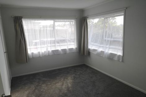 Photo of property in 73 Triangle Road, Massey, Auckland, 0614