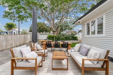 Photo of property in 2 Parahaki Street, Regent, Whangarei, 0112