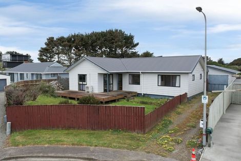 Photo of property in 14 Matakane Street, Waitarere Beach, Levin, 5510