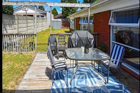 Photo of property in 16 Mccall Place, Opaheke, Papakura, 2113