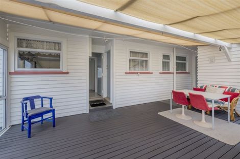 Photo of property in 18 Bledisloe Street, Levin, 5510