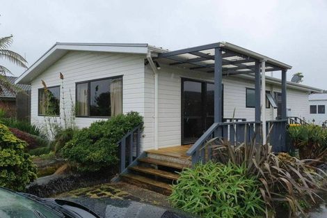 Photo of property in 41 Taihiki Road, Clarks Beach, 2122