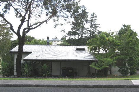 Photo of property in 1/53 Aeroview Drive, Beach Haven, Auckland, 0626