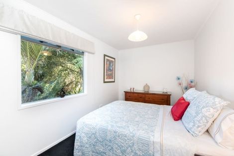 Photo of property in 15 York Road, Titirangi, Auckland, 0604