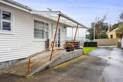 Photo of property in 1 Ramanui Avenue, Hawera, 4610