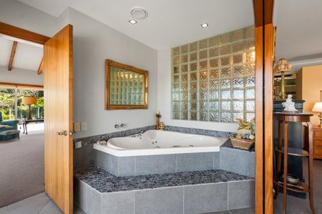 Photo of property in 8 Prospect Street, Russell, 0202