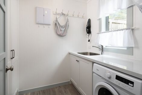 Photo of property in 32 Main Road, Havelock, 7100