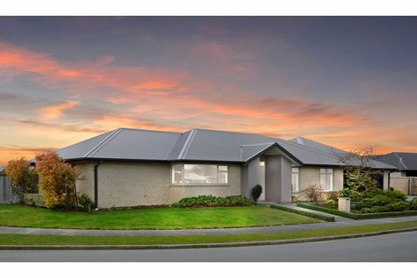 Photo of property in 1 Carradale Avenue, Broomfield, Christchurch, 8042