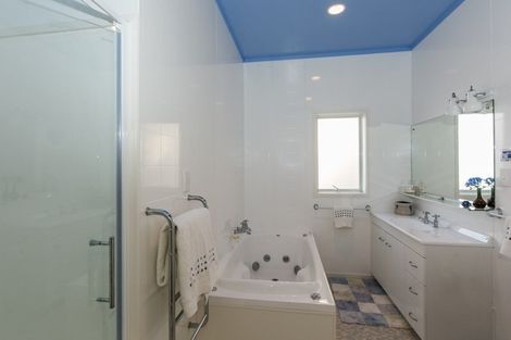 Photo of property in 147 Middle Road, Havelock North, 4130