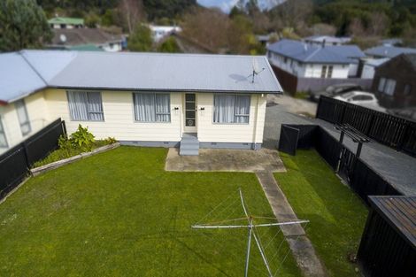 Photo of property in 11b Gemstone Drive, Birchville, Upper Hutt, 5018