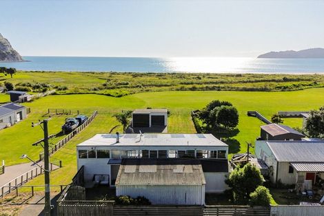 Photo of property in 102 Newcastle Street, Mahia, 4198