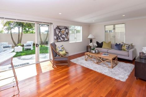 Photo of property in 13 Haven Crest, Somerville, Auckland, 2014