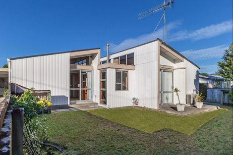 Photo of property in 33 Highbury Drive, Levin, 5510