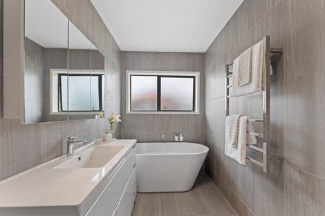 Photo of property in 19 Venus Place, Half Moon Bay, Auckland, 2012