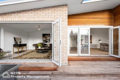 Photo of property in 5 West Avenue, Saint Clair, Dunedin, 9012