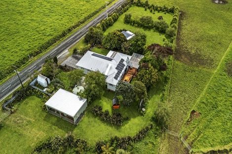 Photo of property in 17 Upper Pitone Road, Pitone, New Plymouth, 4374