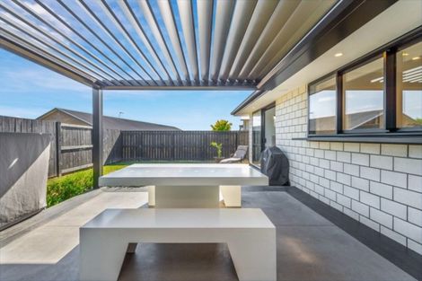 Photo of property in 23 Ladeira Place, Fitzroy, Hamilton, 3206